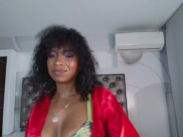 JadaMills webcam