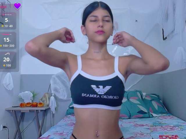 ambarskinnylady live cam on BongaCams