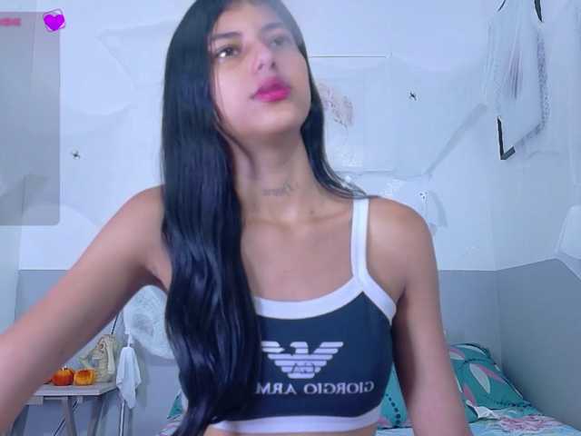 ambarskinnylady live cam on BongaCams