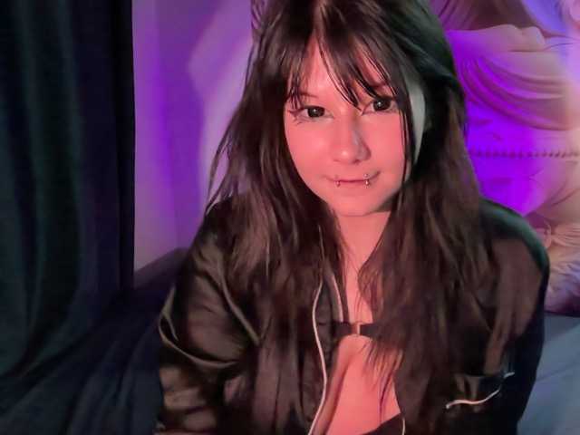kitsune-vamp live cam on BongaCams