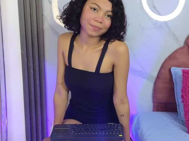 AliceWilson live cam preview