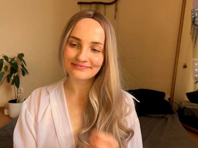 sweetiemira live cam on BongaCams