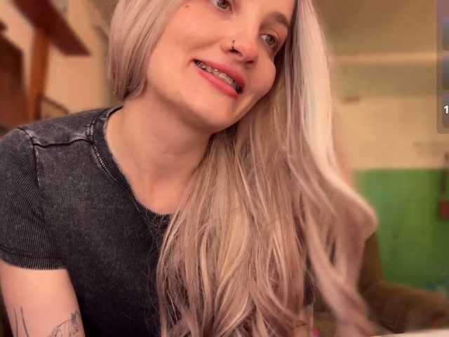 sweetiemira live cam on BongaCams