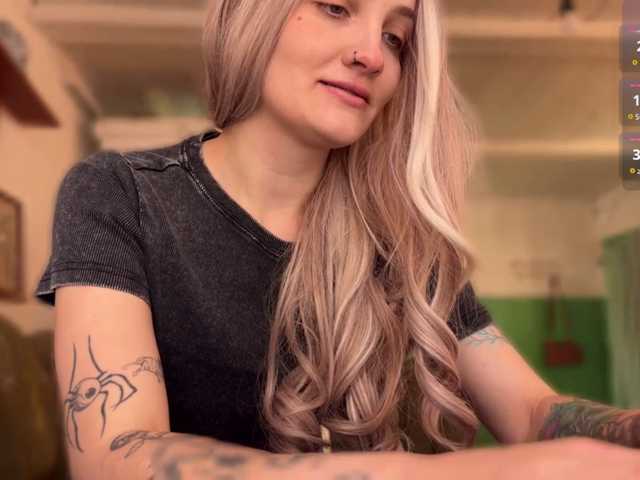 sweetiemira, live now on BongaCams
