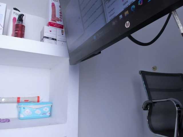 lia-curve live cam on BongaCams