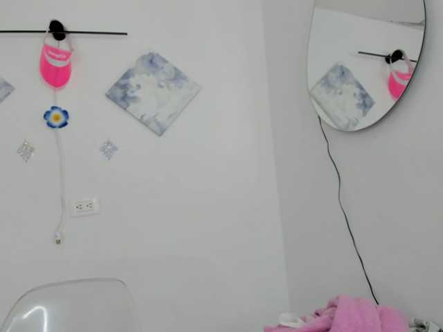 lia-curve live cam preview