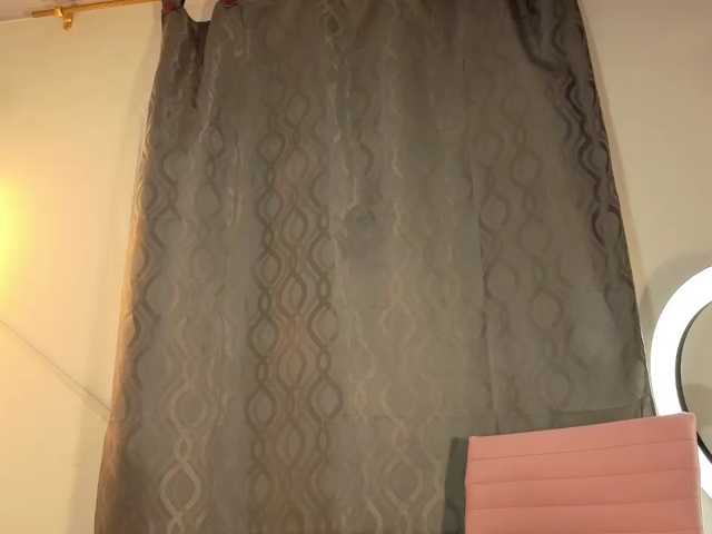 lia-curve live cam on BongaCams