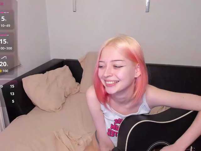 PetiteLIa live cam preview