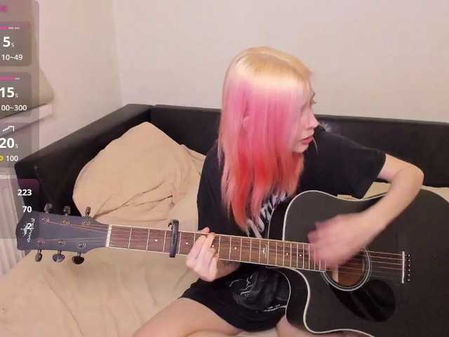 PetiteLIa live cam preview