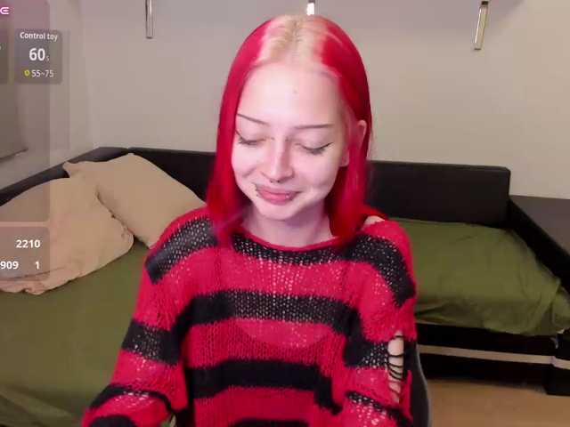 PetiteLIa live cam on BongaCams