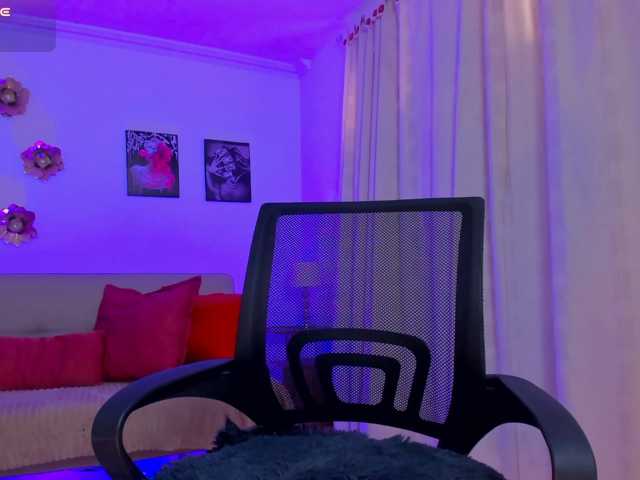 AlanaFox live cam on BongaCams