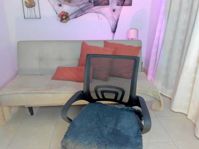 AlanaFox live cam on BongaCams