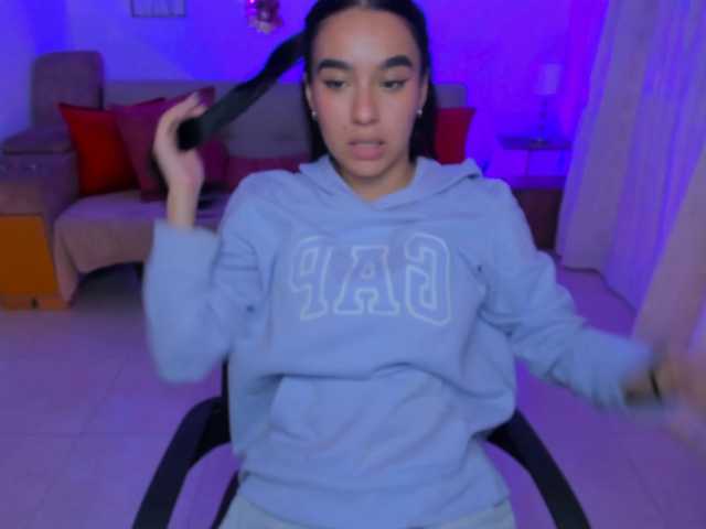 AlanaFox live cam on BongaCams