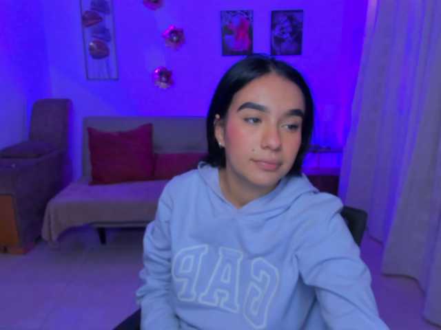 AlanaFox live cam on BongaCams