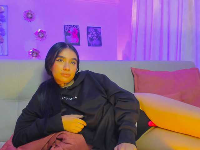AlanaFox live cam on BongaCams