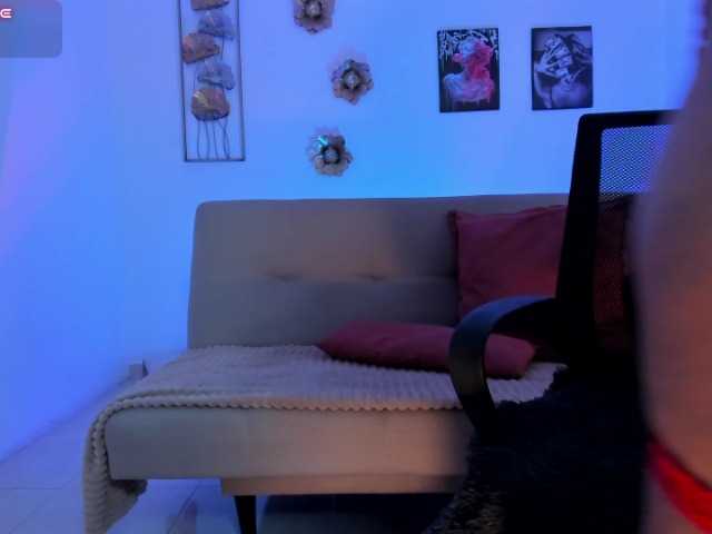 AlanaFox live cam on BongaCams
