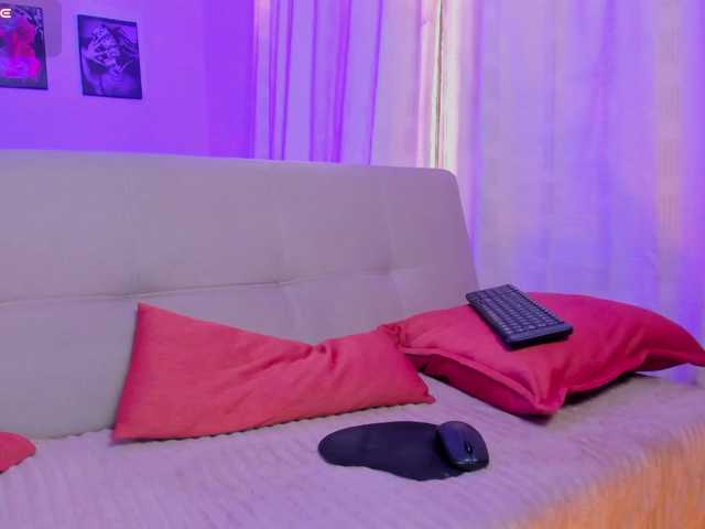 AlanaFox live cam on BongaCams