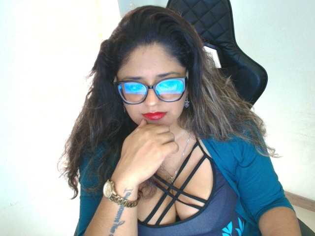 Sofiasfile live cam on BongaCams