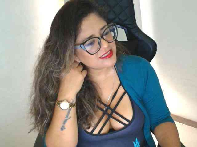 sofiasfile's live room