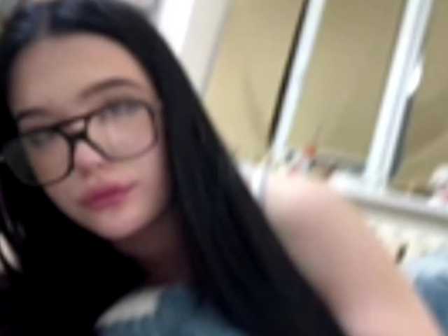 mollipolii live cam on BongaCams