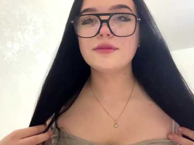 mollipolii live cam on BongaCams