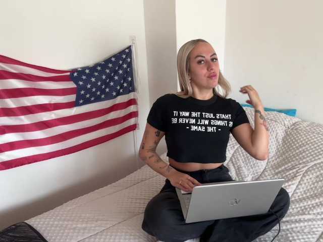 sweetmaya325 live cam on BongaCams