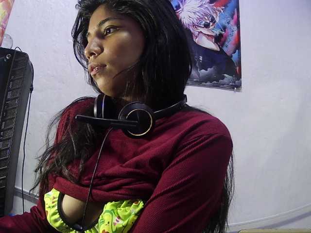 adrianisreihot live cam on BongaCams