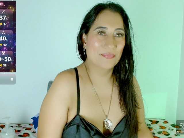 carolinalovee69 live cam on BongaCams