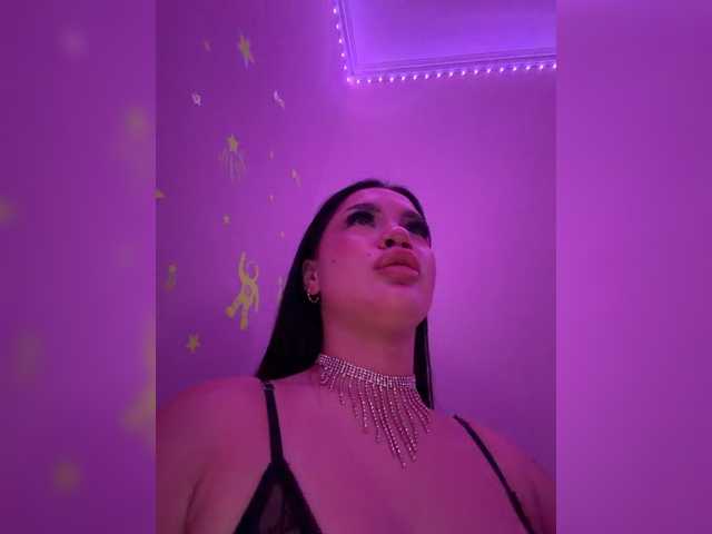 Rinavay live cam on BongaCams