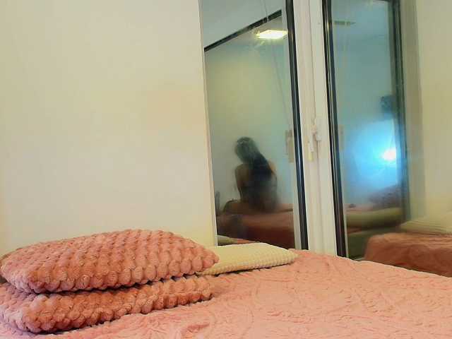 Anissia- live cam on BongaCams