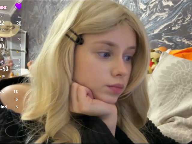 curlyhaired live cam on BongaCams