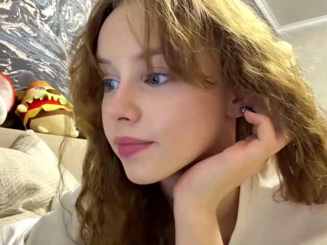 curlyhaired live cam on BongaCams