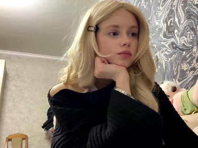 curlyhaired live cam on BongaCams