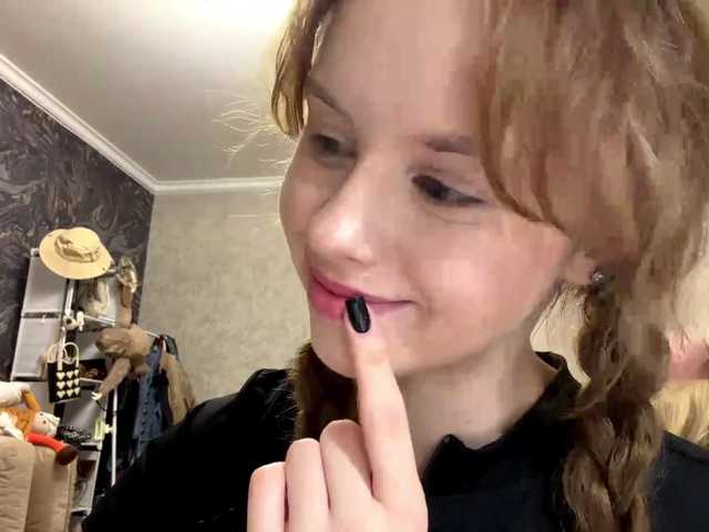 curlyhaired live cam on BongaCams