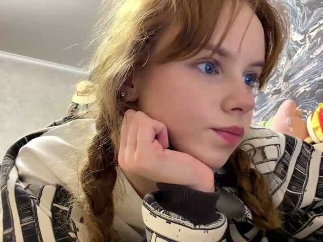 curlyhaired live cam on BongaCams