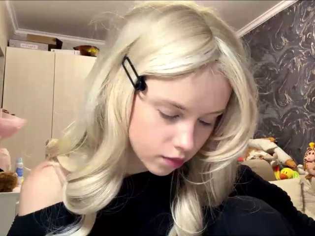 curlyhaired live cam on BongaCams