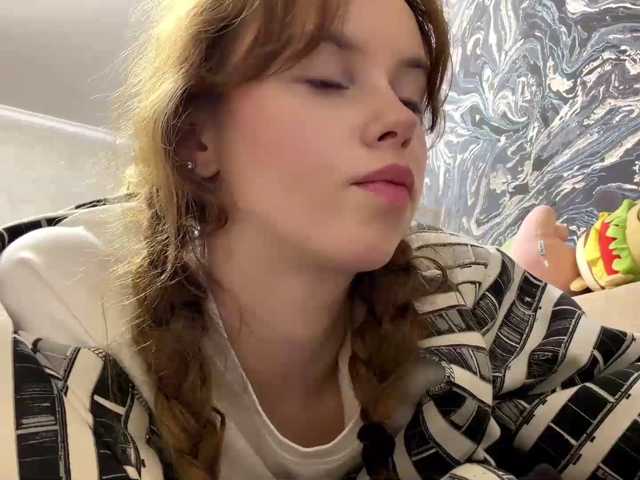 curlyhaired live cam on BongaCams