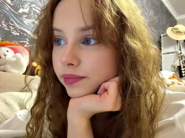curlyhaired live cam on BongaCams