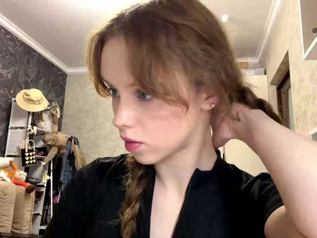 curlyhaired live cam on BongaCams