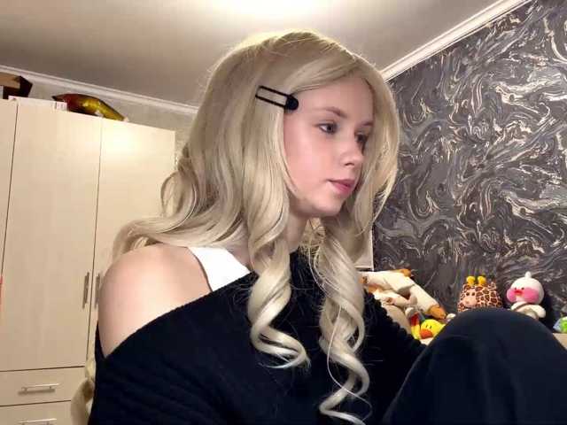 curlyhaired live cam on BongaCams