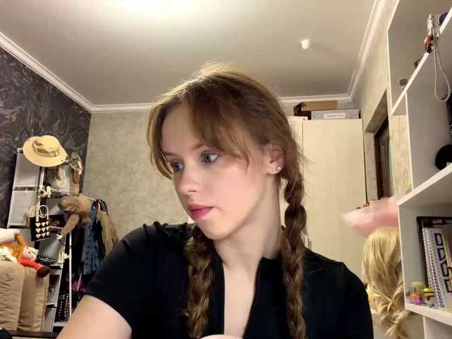 curlyhaired live cam on BongaCams