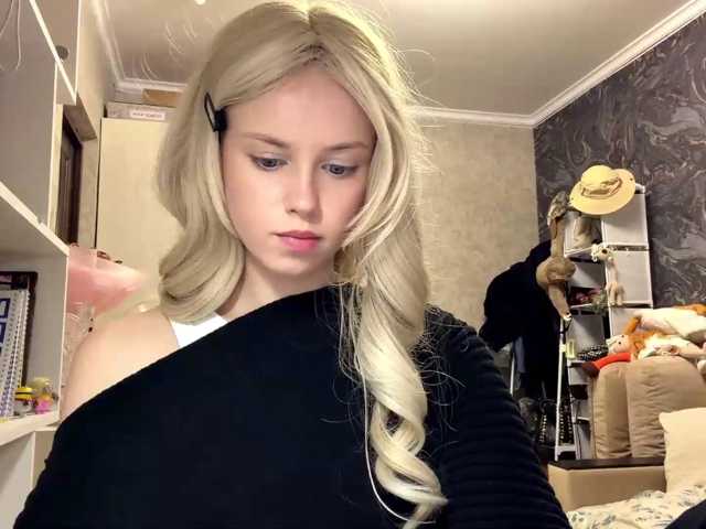 curlyhaired live cam on BongaCams