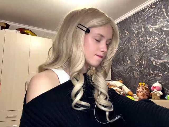 curlyhaired live cam on BongaCams
