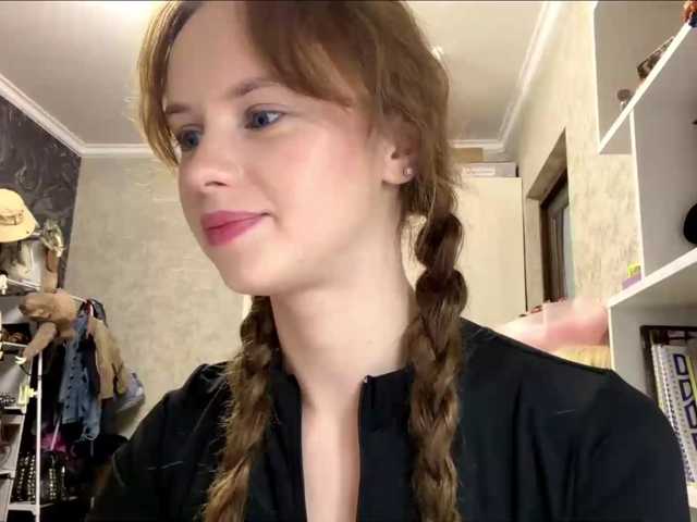 curlyhaired live cam on BongaCams