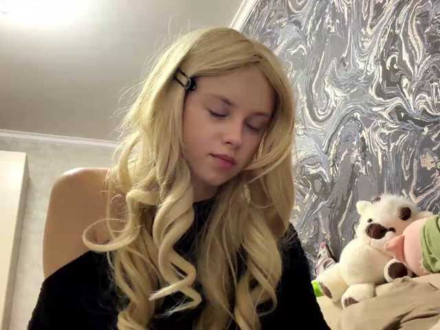 curlyhaired live cam on BongaCams