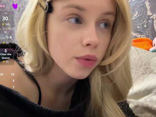 curlyhaired live cam on BongaCams