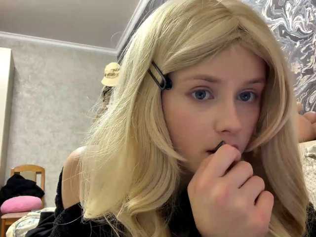 curlyhaired live cam on BongaCams
