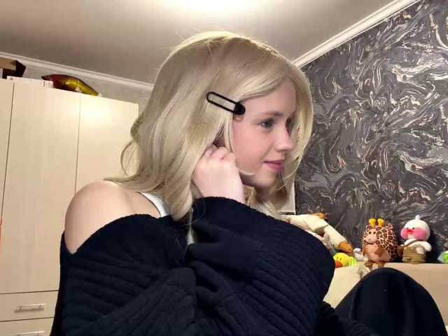 curlyhaired live cam on BongaCams