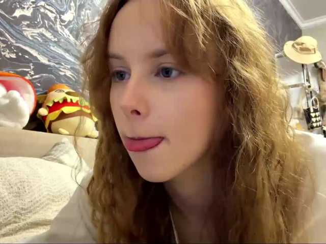curlyhaired live cam on BongaCams