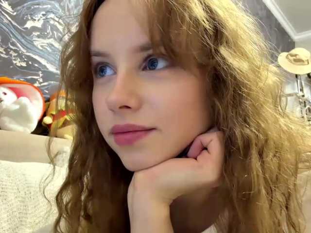 curlyhaired live cam on BongaCams